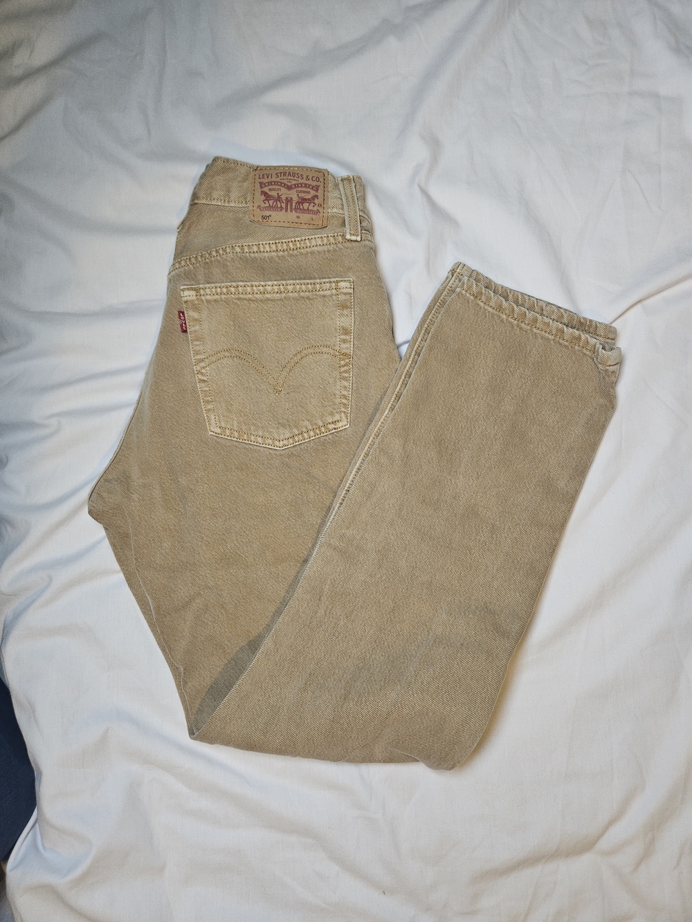 Levi's Women's Straight Leg Jeans in Tan